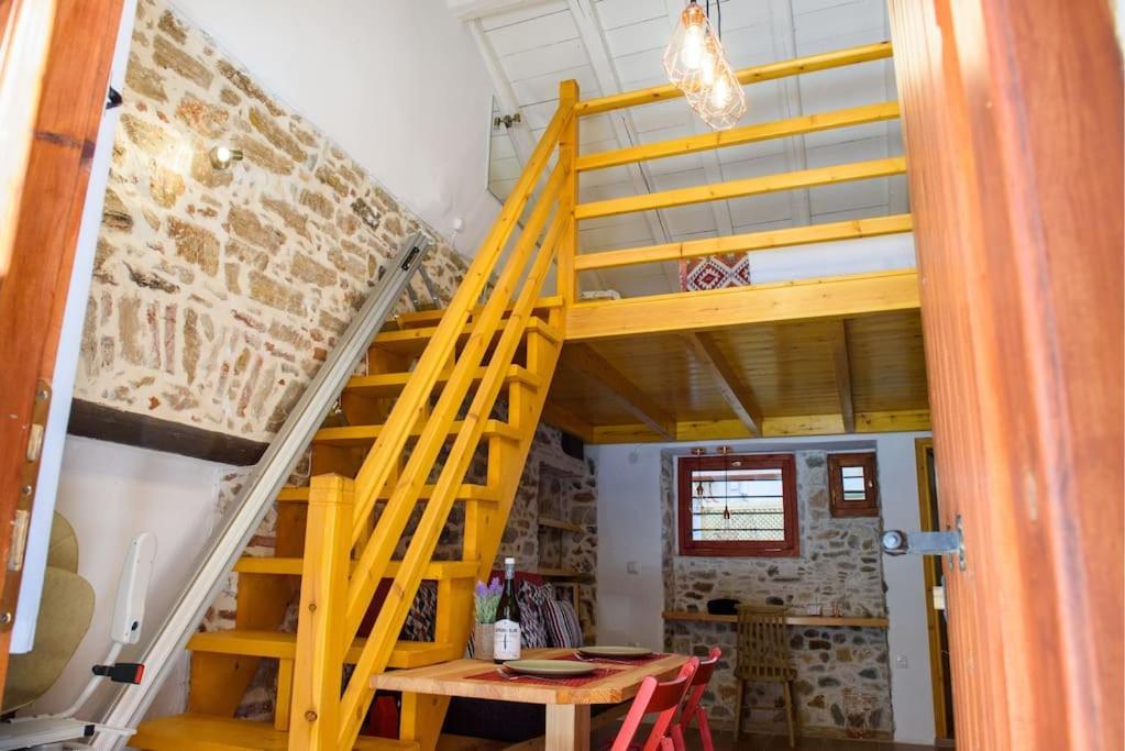 Lavrio Stone House 5 Min From The Centre/Port Apartamento Exterior foto