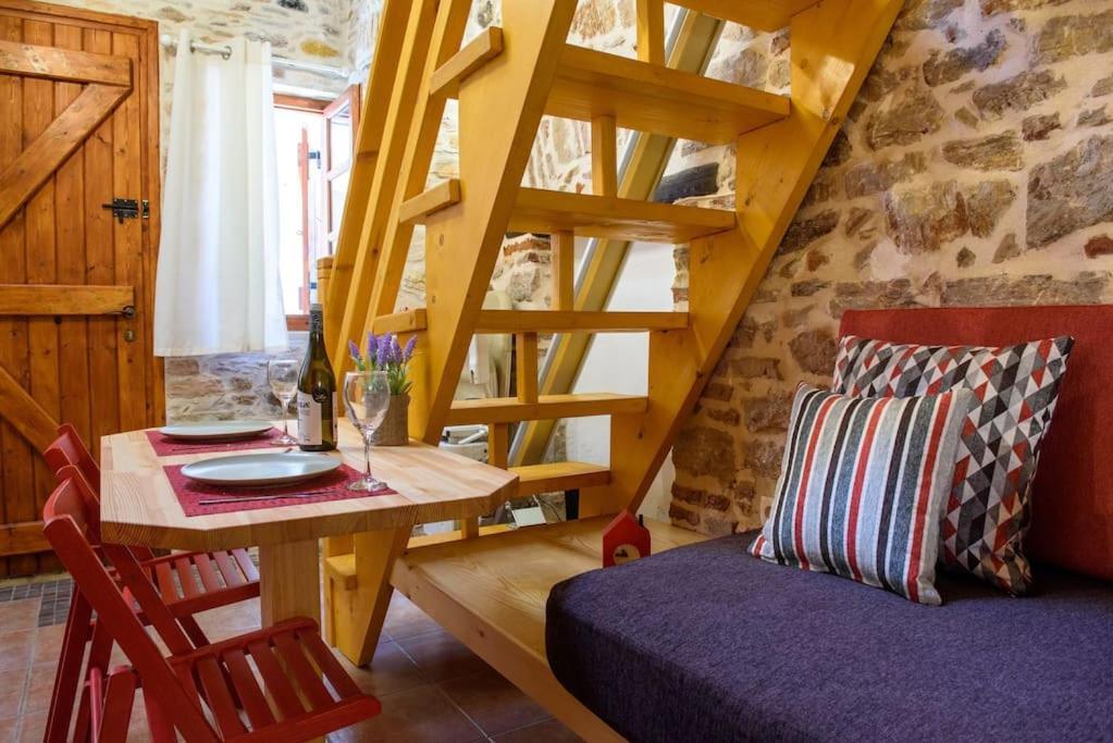 Lavrio Stone House 5 Min From The Centre/Port Apartamento Exterior foto