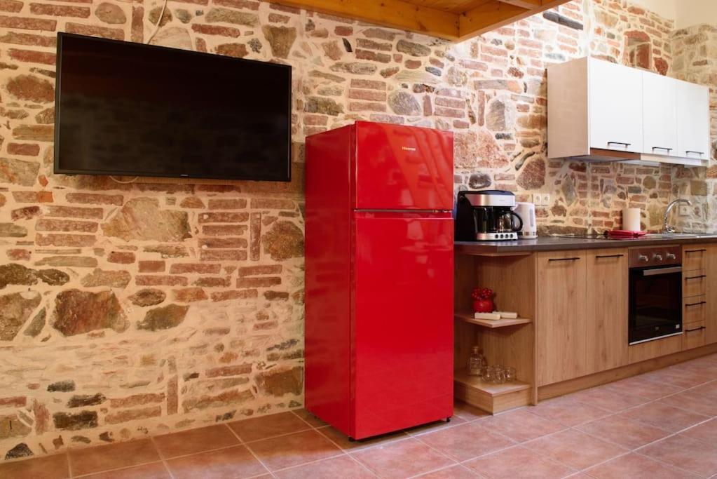 Lavrio Stone House 5 Min From The Centre/Port Apartamento Exterior foto
