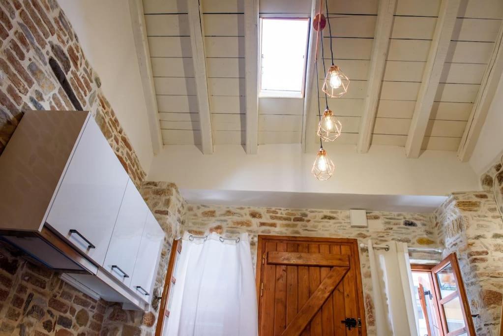 Lavrio Stone House 5 Min From The Centre/Port Apartamento Exterior foto