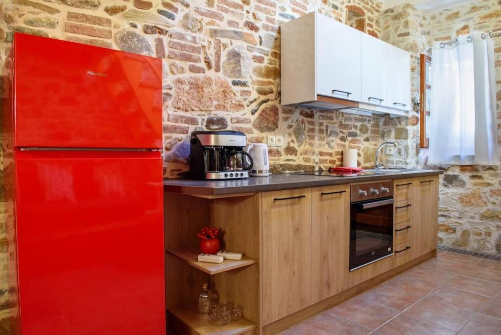 Lavrio Stone House 5 Min From The Centre/Port Apartamento Exterior foto